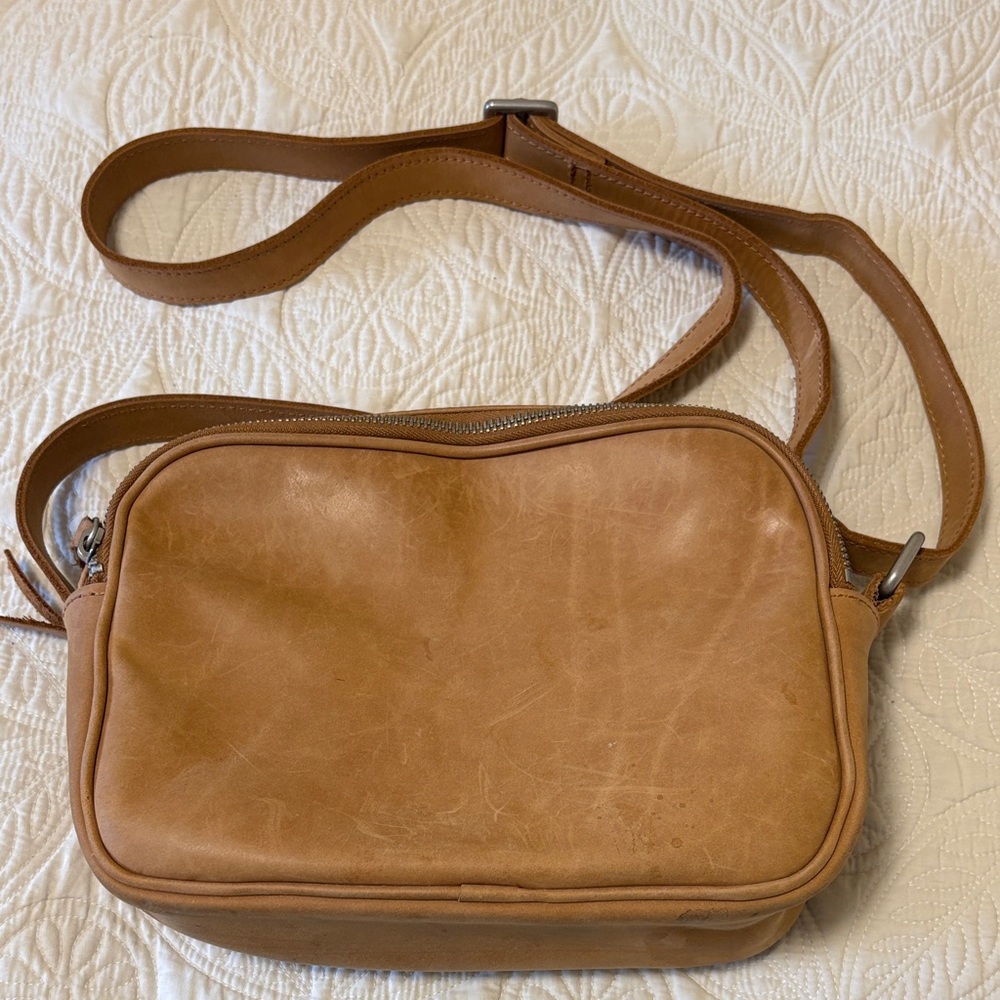 Duluth Trading Company Leather Purse